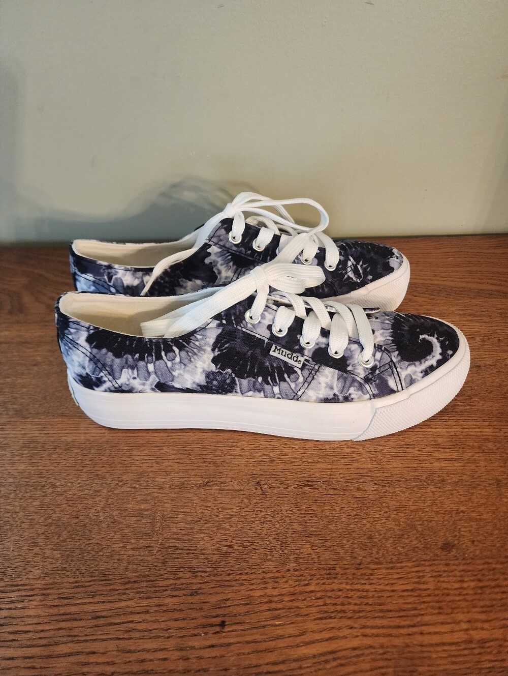 Women's Mudd Tie Dye Sneakers Sz 8
